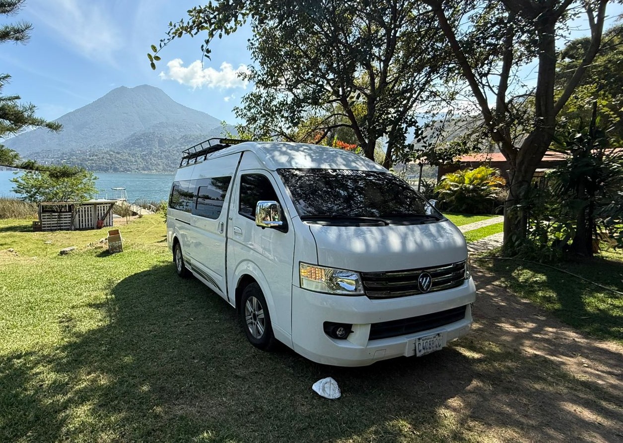 Shuttle turístico de Guate Bella Adventure en Guatemala