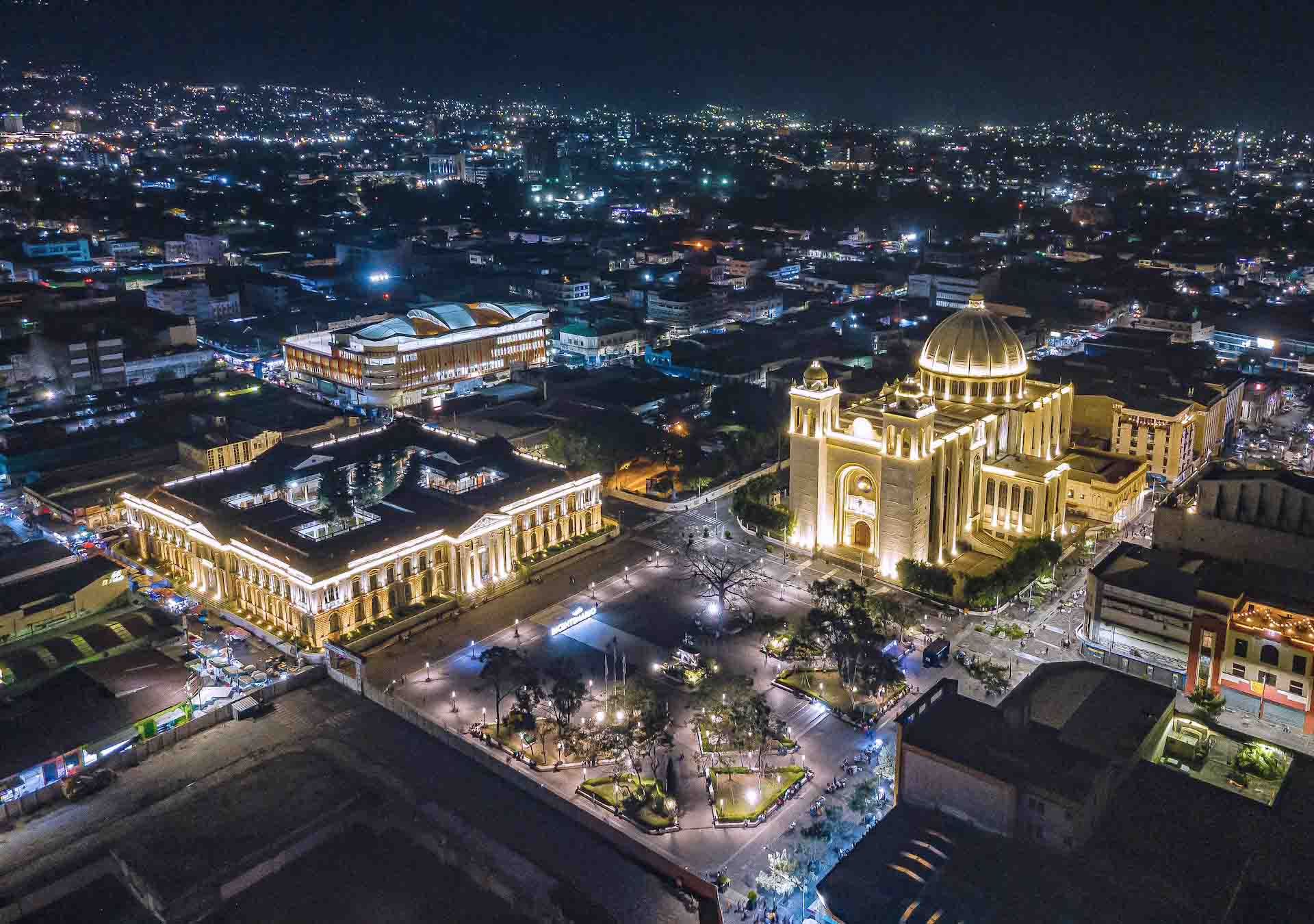 Transporte de Antigua Guatemala a San Salvador